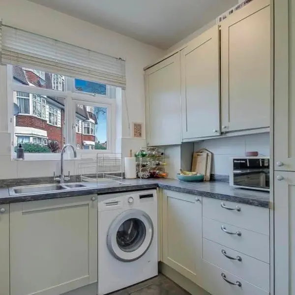 East Finchley, Underground Ltd, High Rd, London N2 0NW, UK