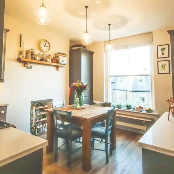 Askew Rd, London, UK