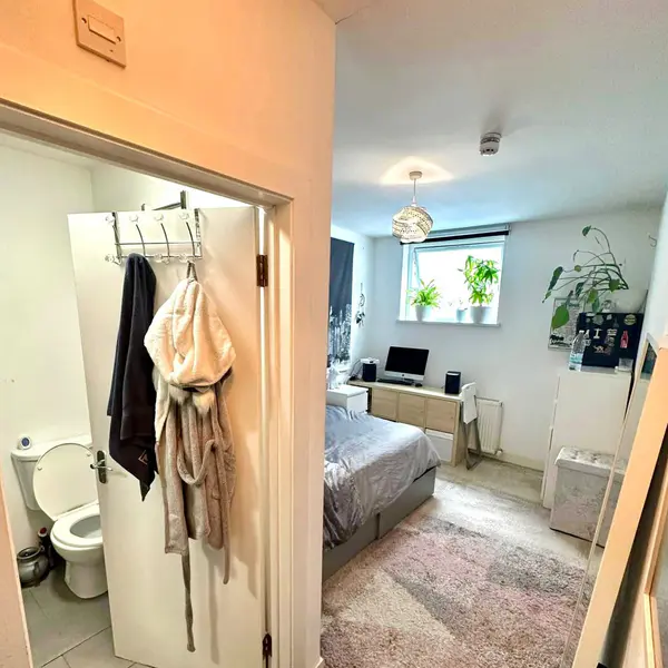 Manor House, Woodberry Down, London N4 2TG, UK