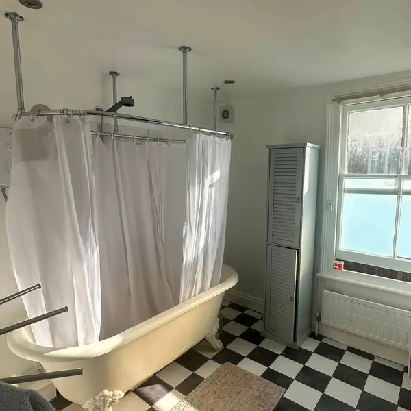409 Clapham Rd, London SW9 9BT, UK