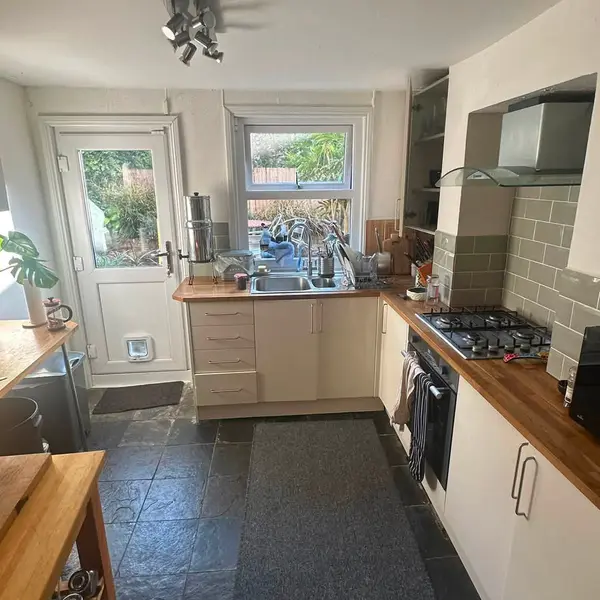 409 Clapham Rd, London SW9 9BT, UK