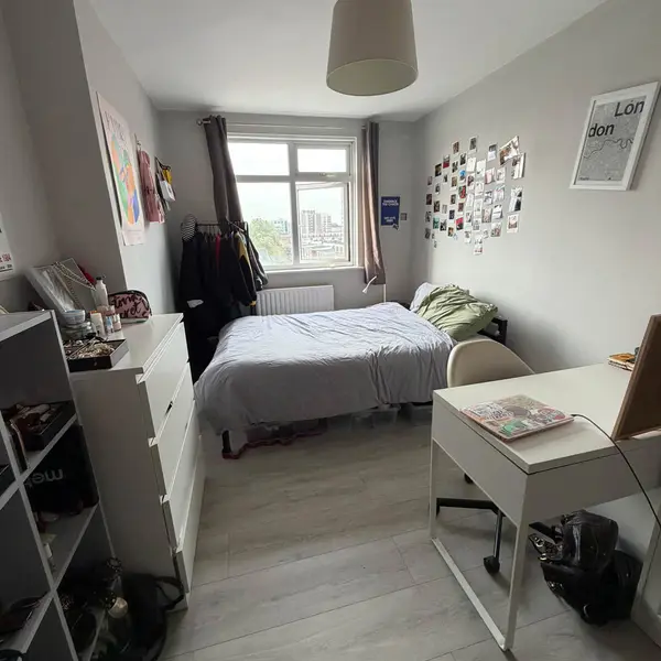 Hoxton station, London E2 8HD, UK