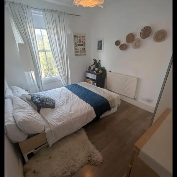 Shadwell, Cable St, London E1 2QF, UK