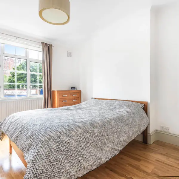Nine Elms, 70 Wandsworth Rd, Nine Elms, London SW8 2NA, UK