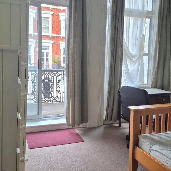 Kensington Olympia Station, London W14 0NE, UK