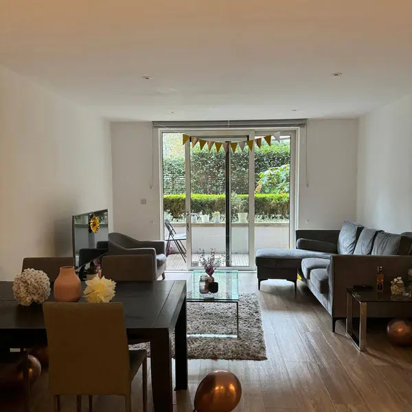 Surrey Quays, London SE16 7TE, UK